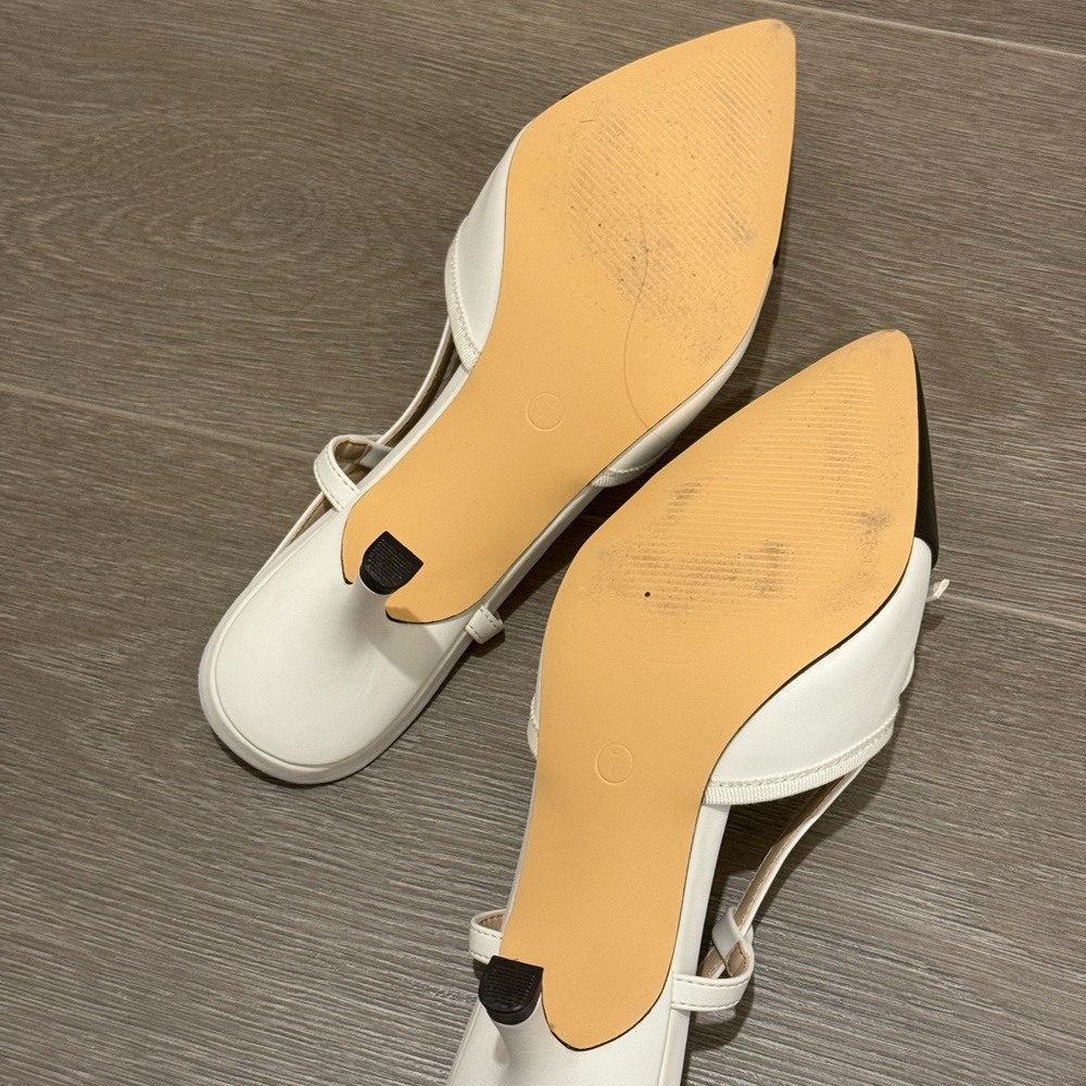 Mini black and white heels with bow detailing - Picture 4 of 4